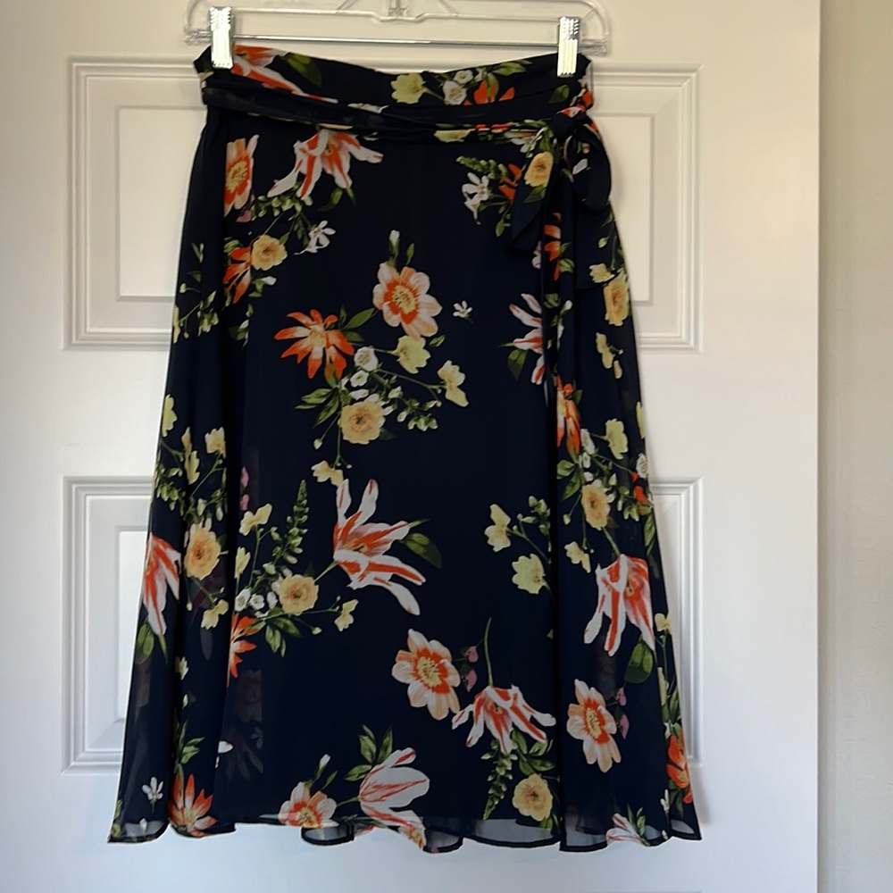 Ann Taylor navy A line navy skirt with floral print and tie waist